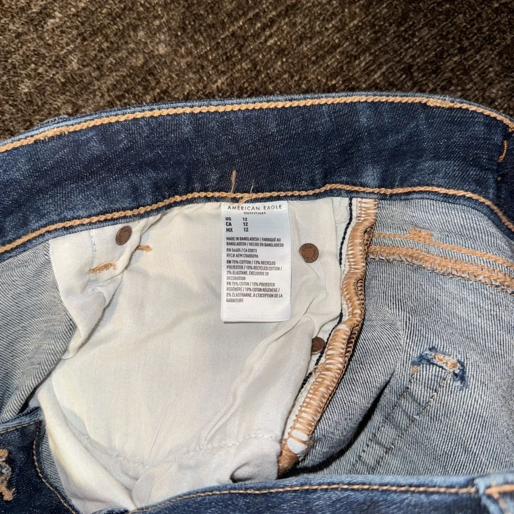NWOT American Eagle Women’s Dark Blue Jeans - Picture 3 of 3